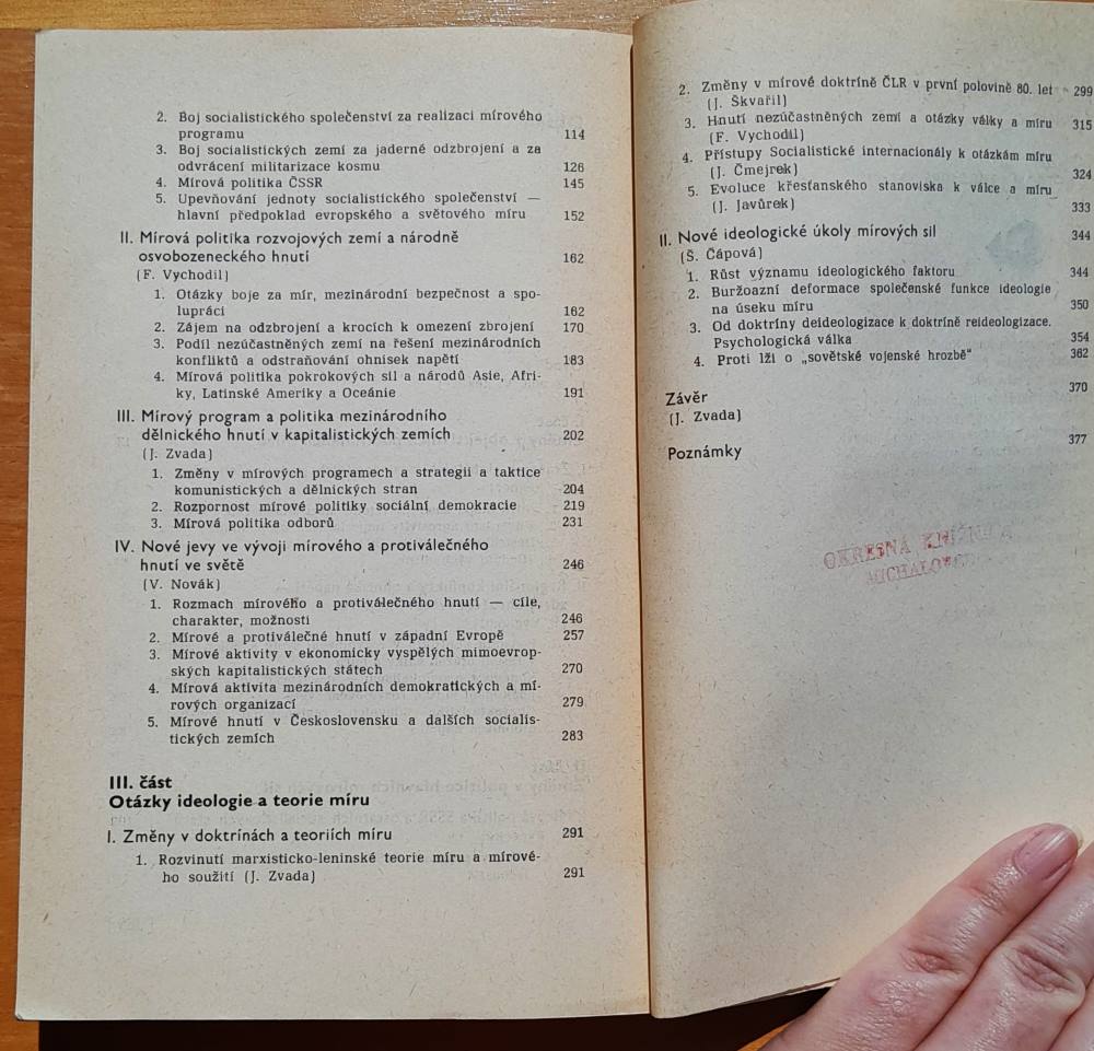 Boj za mír v letech 1979-1985 / Svět v pohybu