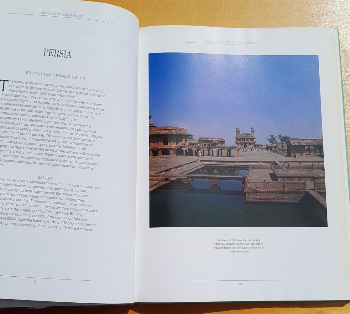 The complete Book of Water gardening