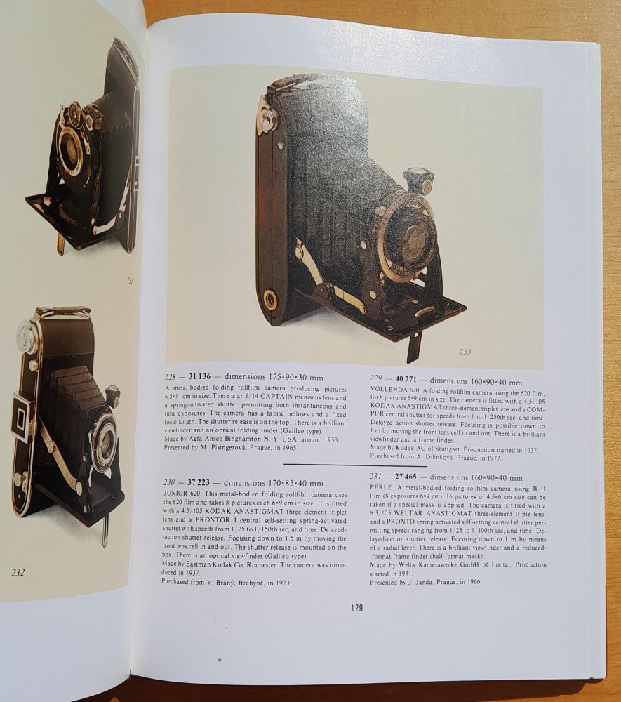 Camera obscuras / Photographic cameras 1840-1940 / National Museum of Technology Prague