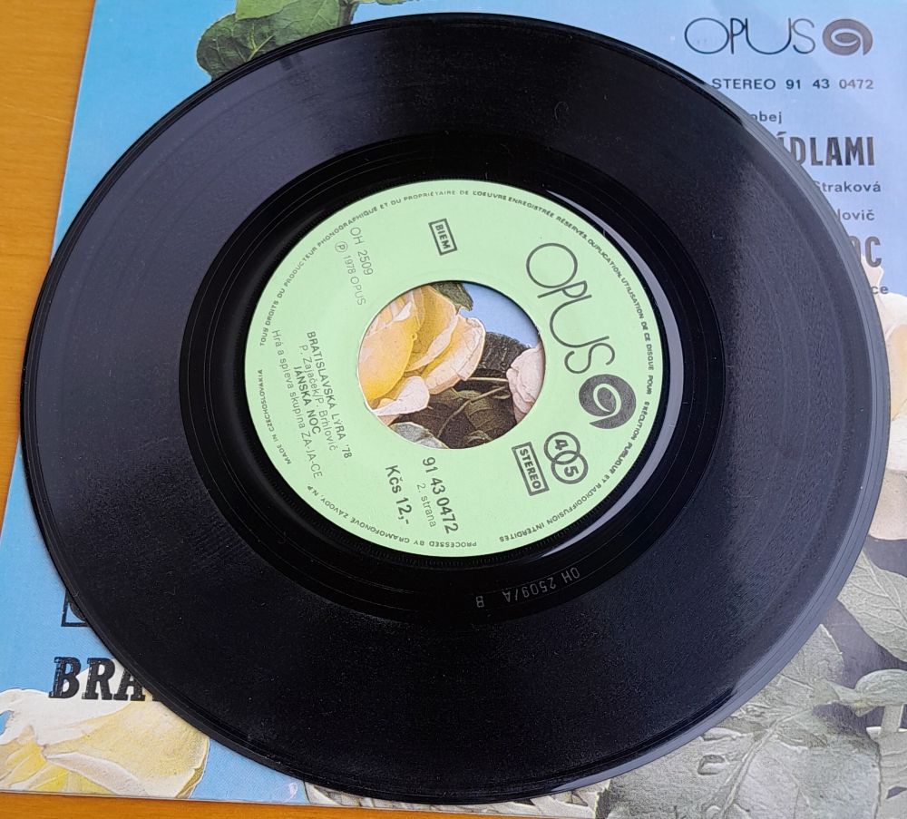 Už troubějí na horách jeleni, Vraný koníček, LP platňa