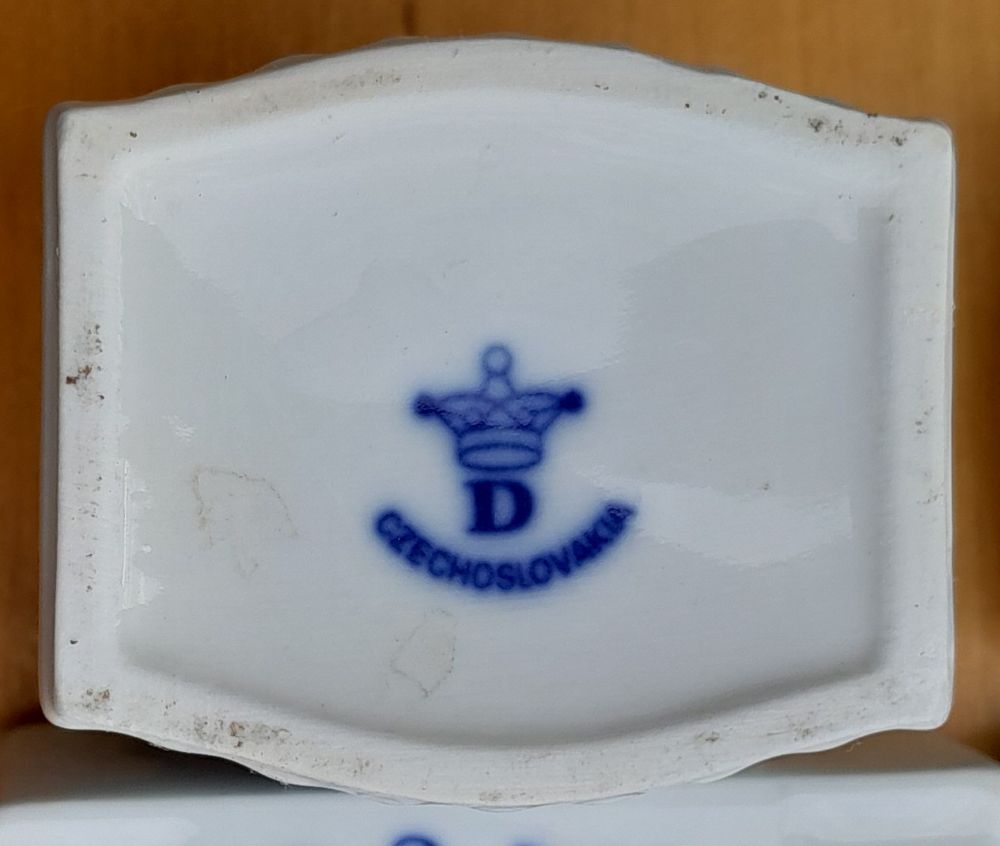 Porcelánové koreničky Cibuľak 5 ks - Dubí Czechoslovakia