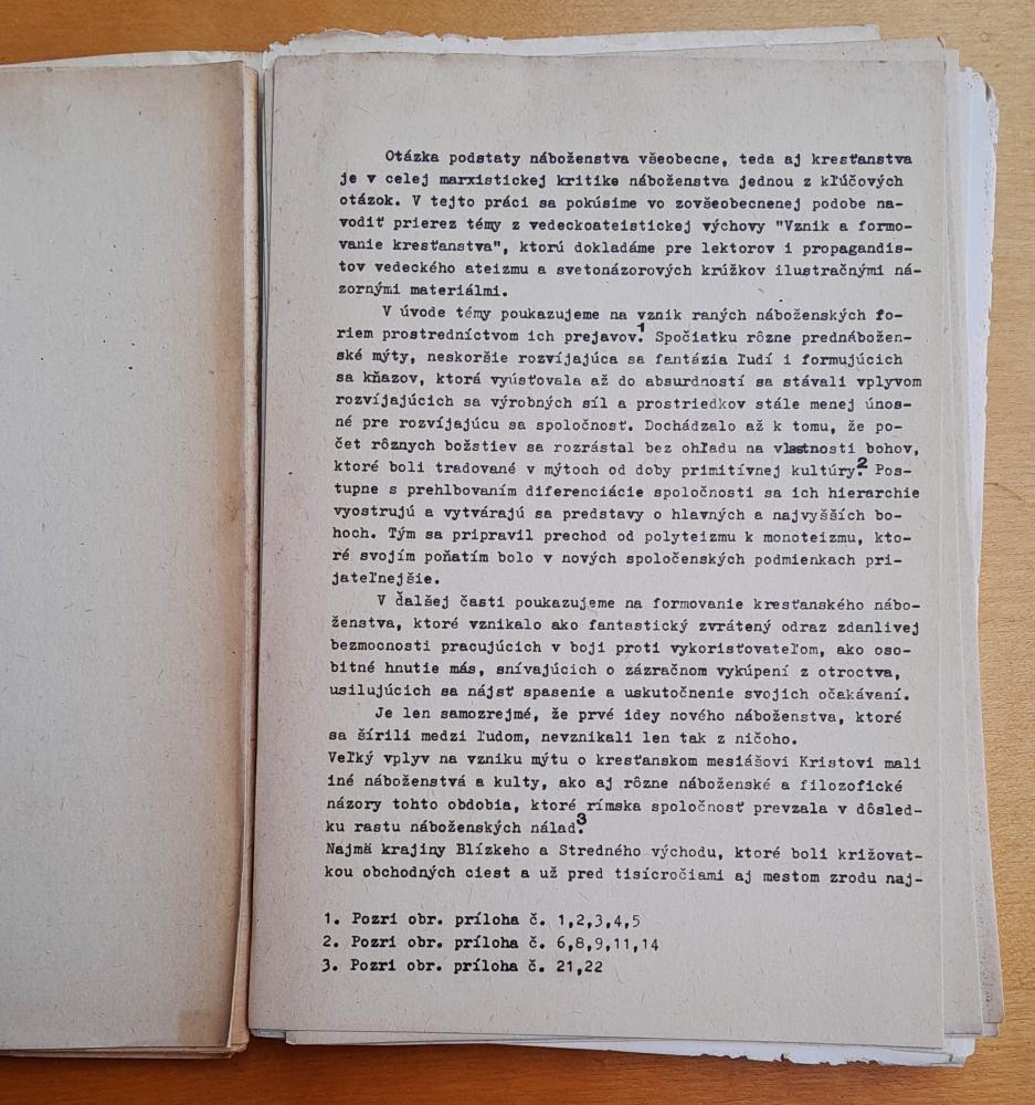 K otázke vzniku a formovania kresťanstva / Náboženstvo a jeho kritika v ľudovej slovesnosti / Náklad 400 kusov