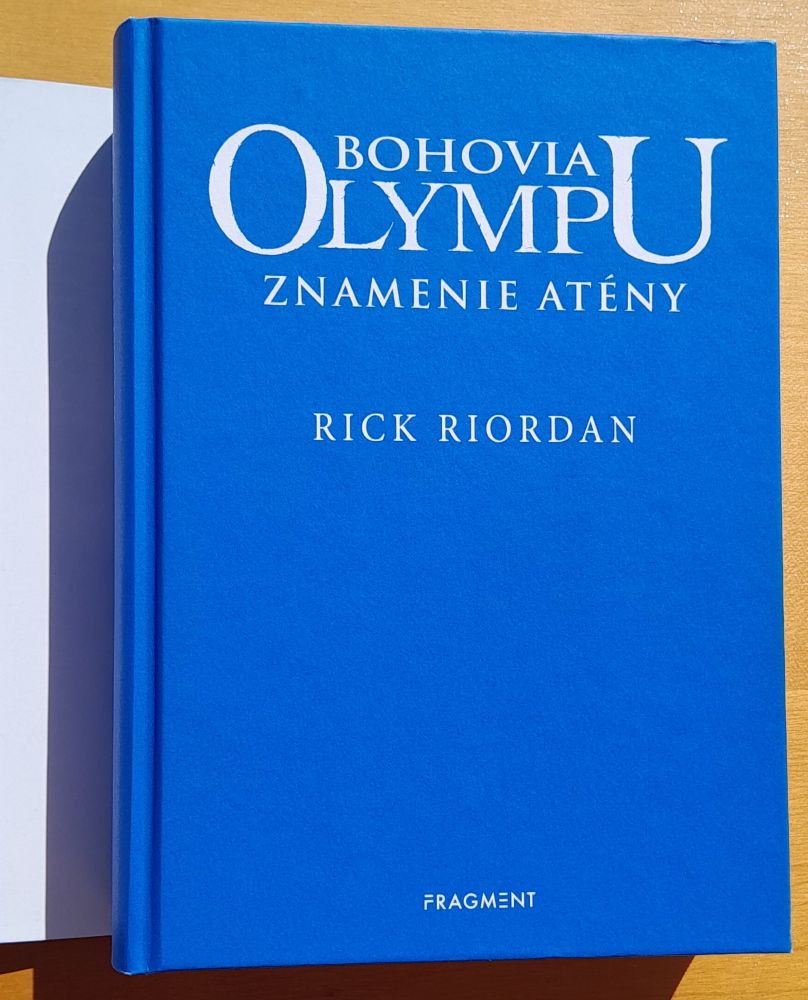 Bohovia Olympu 3. - Znamenie Atény