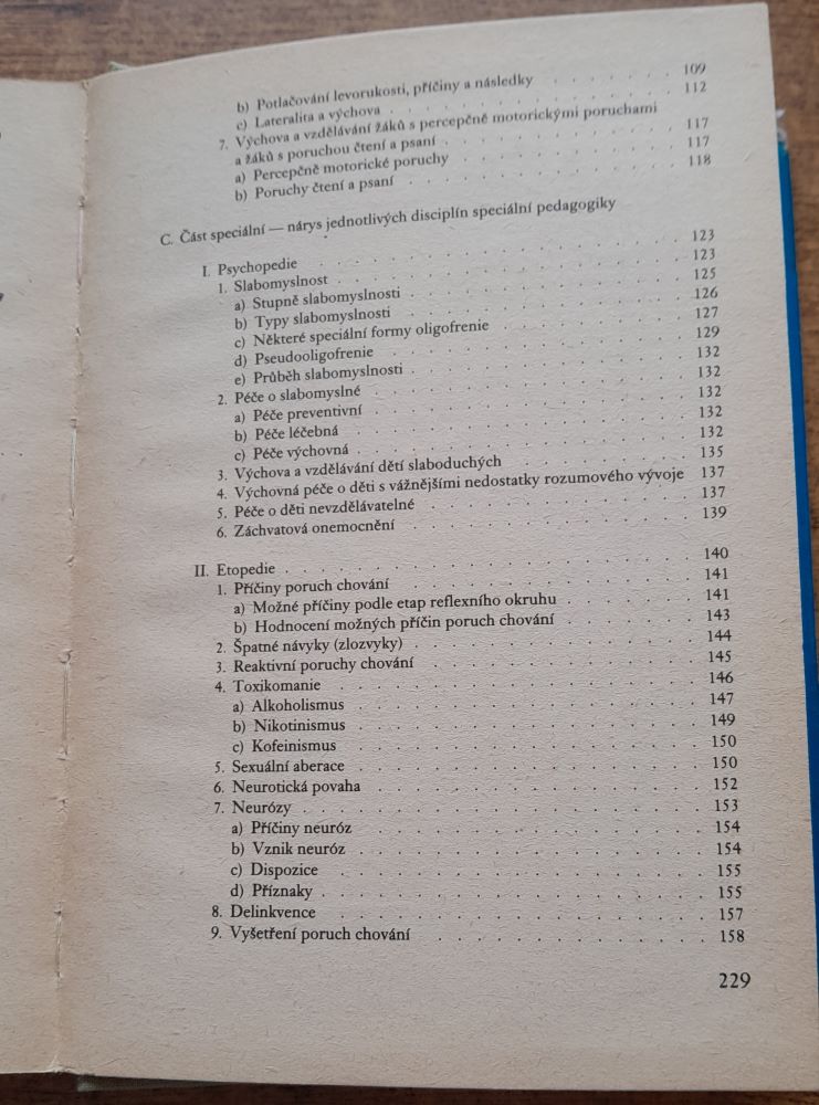 Nárys speciální pedagogiky / Knižnice speciální pedagogiky