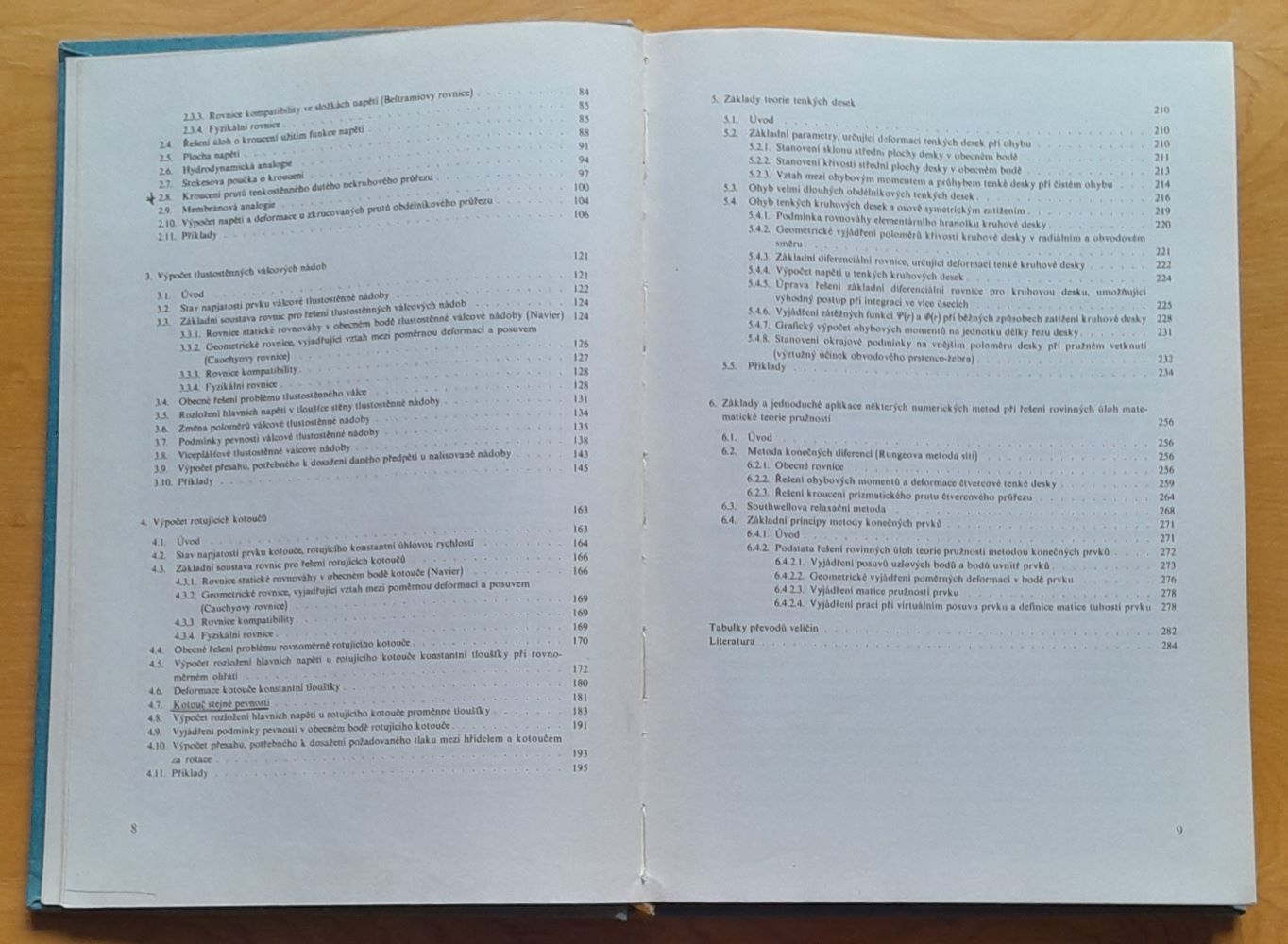 Teorie pružnosti a vybrané aplikace