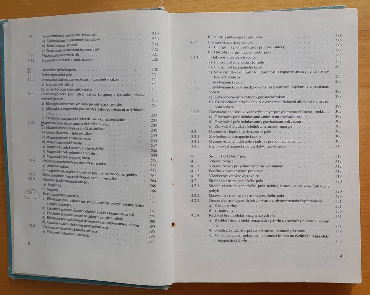 Fyzikálne pole z hľadiska teorie relativity