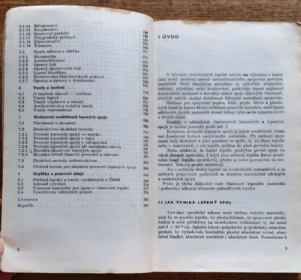 Práce s lepidly a tmely