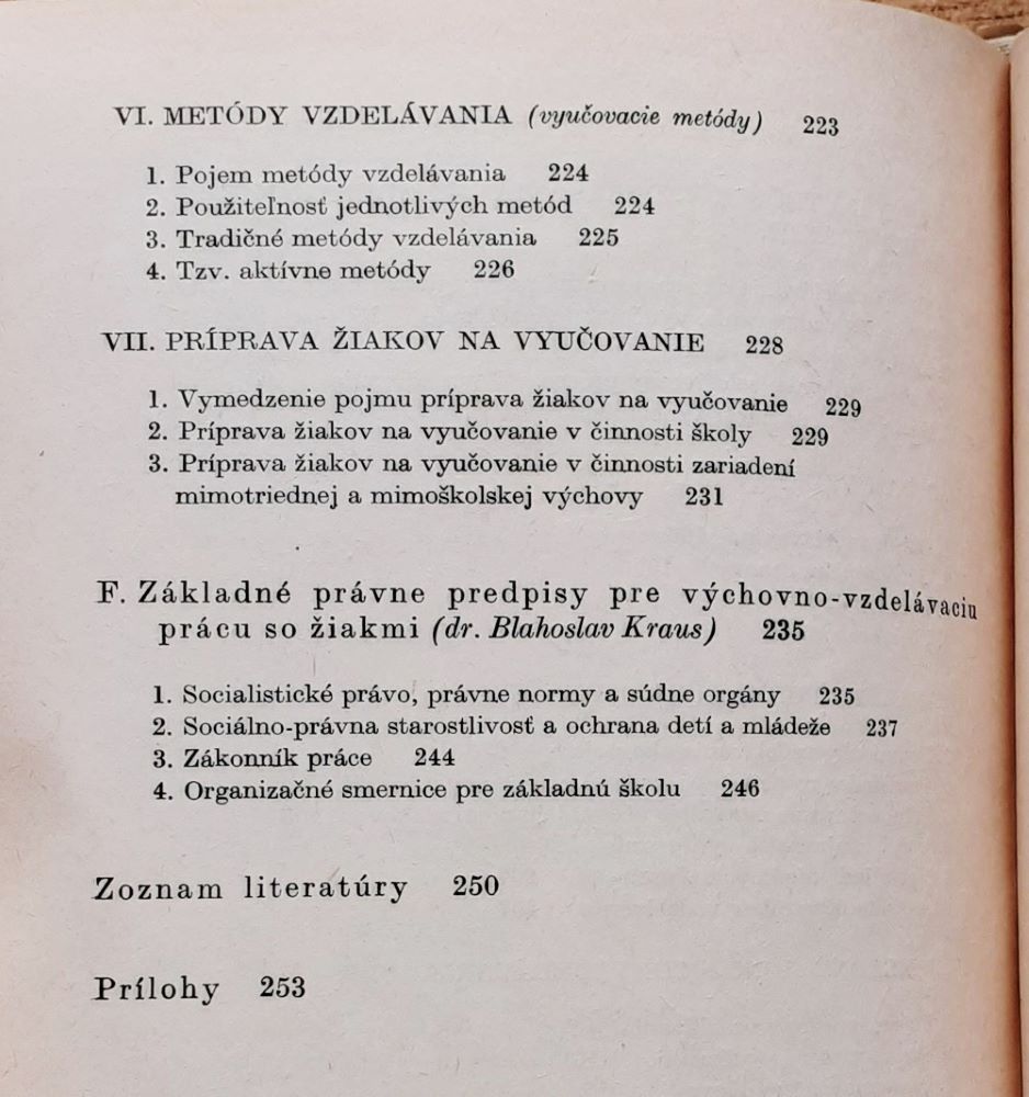 Pedagogika pre vychovávateľov / Učebnica pre stredné pedagogické školy