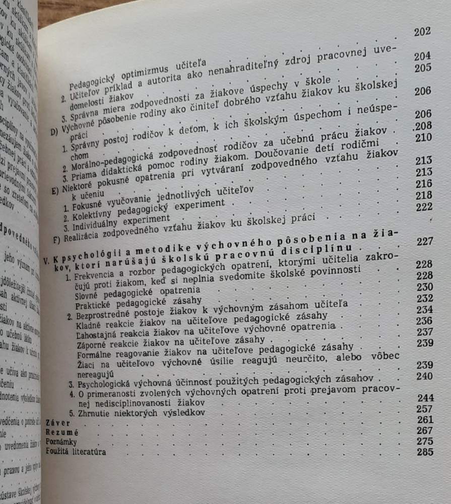 Vzťah žiaka k školskej práci / Zo zreteľom na stredný školský vek