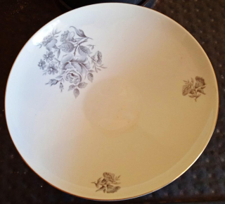 Porcelánová misa na ovocie / Priemer 24 cm / 670 g netto / Podstavec je poškodený