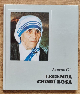 Legenda chodí bosá