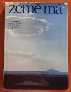 Země má