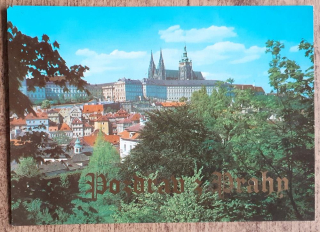 Praha - Pohled na Pražský hrad z Petřínskyých sadú