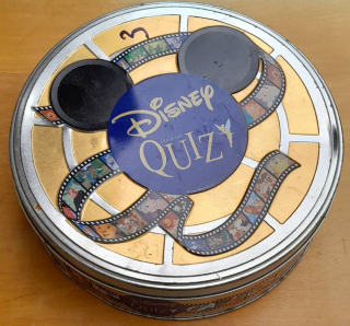 Plechový box Disney The Big Quiz pre deti na uskladnenie spoločenských hier